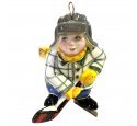 Ёлочная игрушка "Мальчик с клюшкой - хоккеист" (Фарфоровая мануфактура)